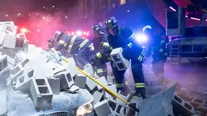 911 служба спасения 9 сезон 12 серия — кадр